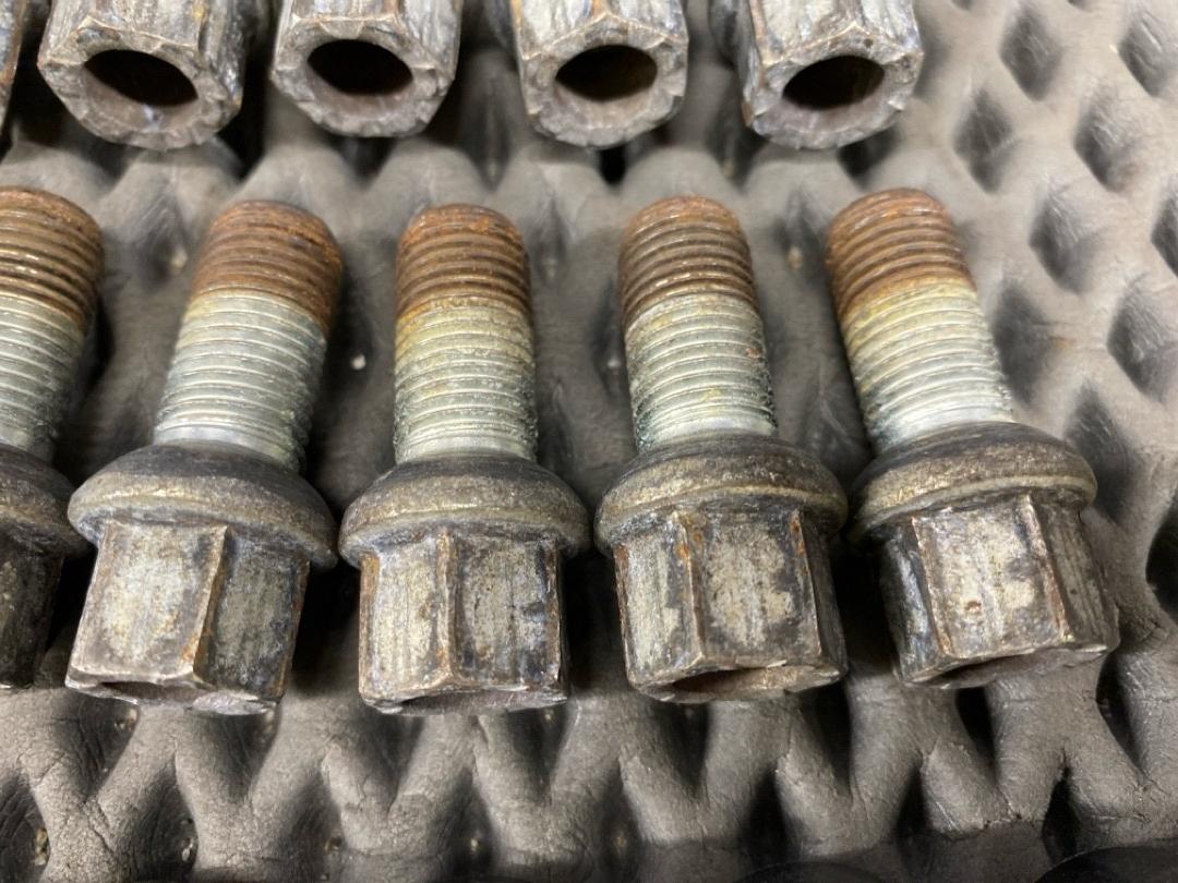 Комплект колесных болтов, 3210 рублей, Красноярск