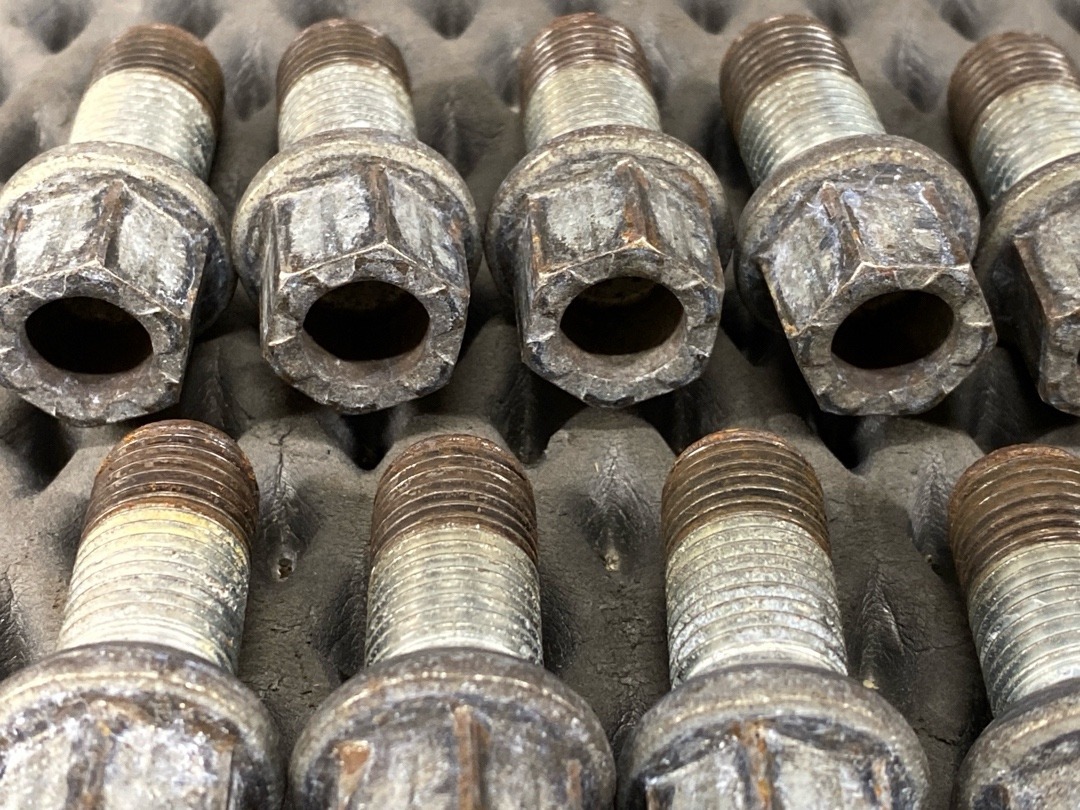 Комплект колесных болтов, 3210 рублей, Красноярск