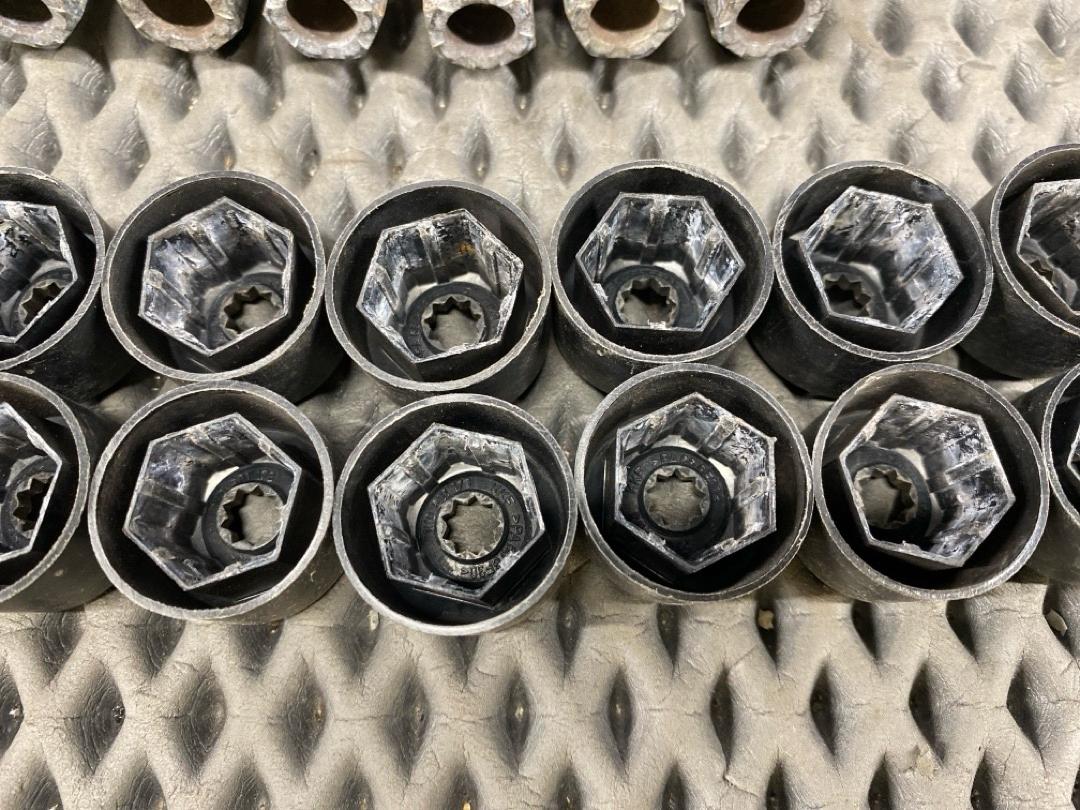 Комплект колесных болтов, 3210 рублей, Красноярск