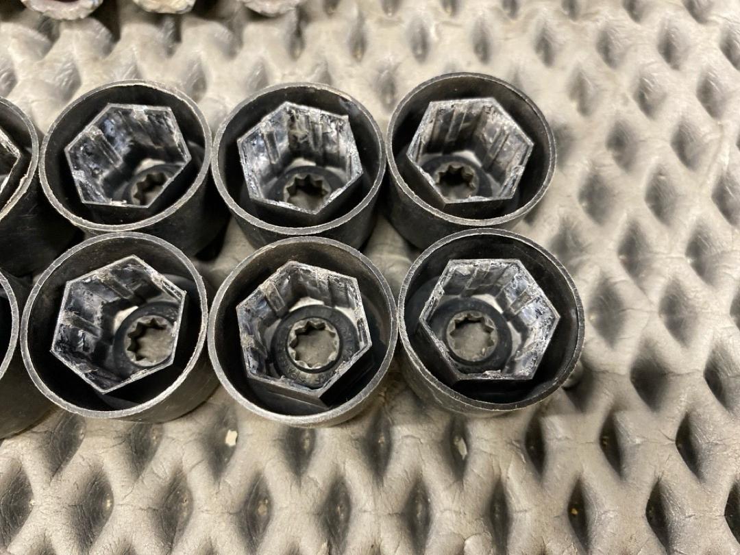 Комплект колесных болтов, 3210 рублей, Красноярск