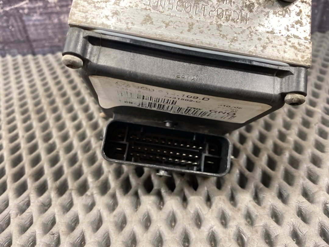 Блок ABS, 8120 рублей, Красноярск