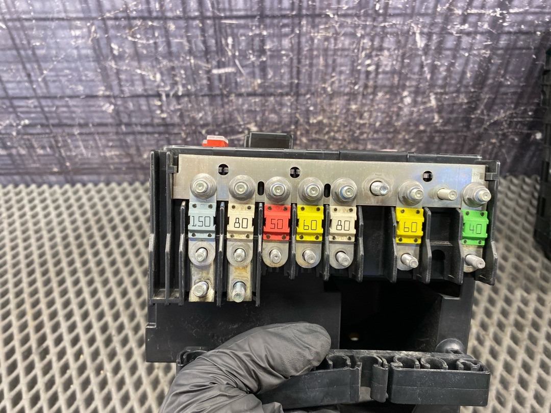 Блок предохранителей, 2380 рублей, Красноярск