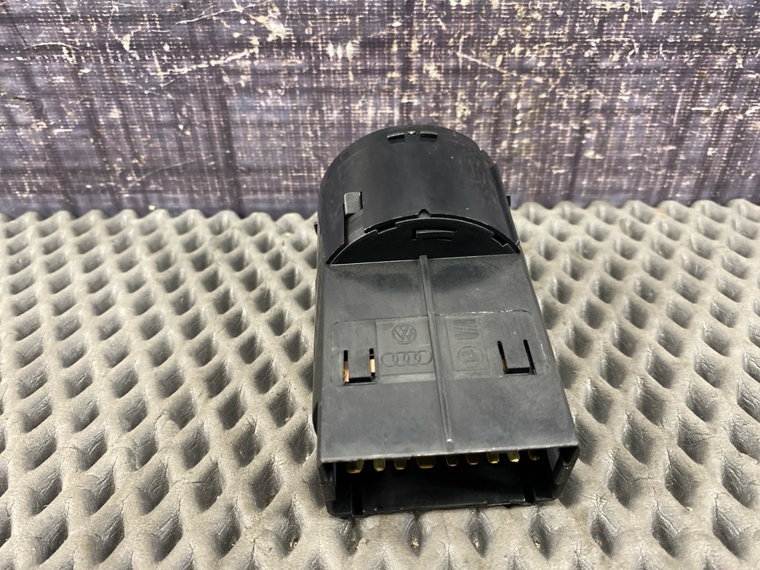 Переключатель света, 2070 рублей, Красноярск