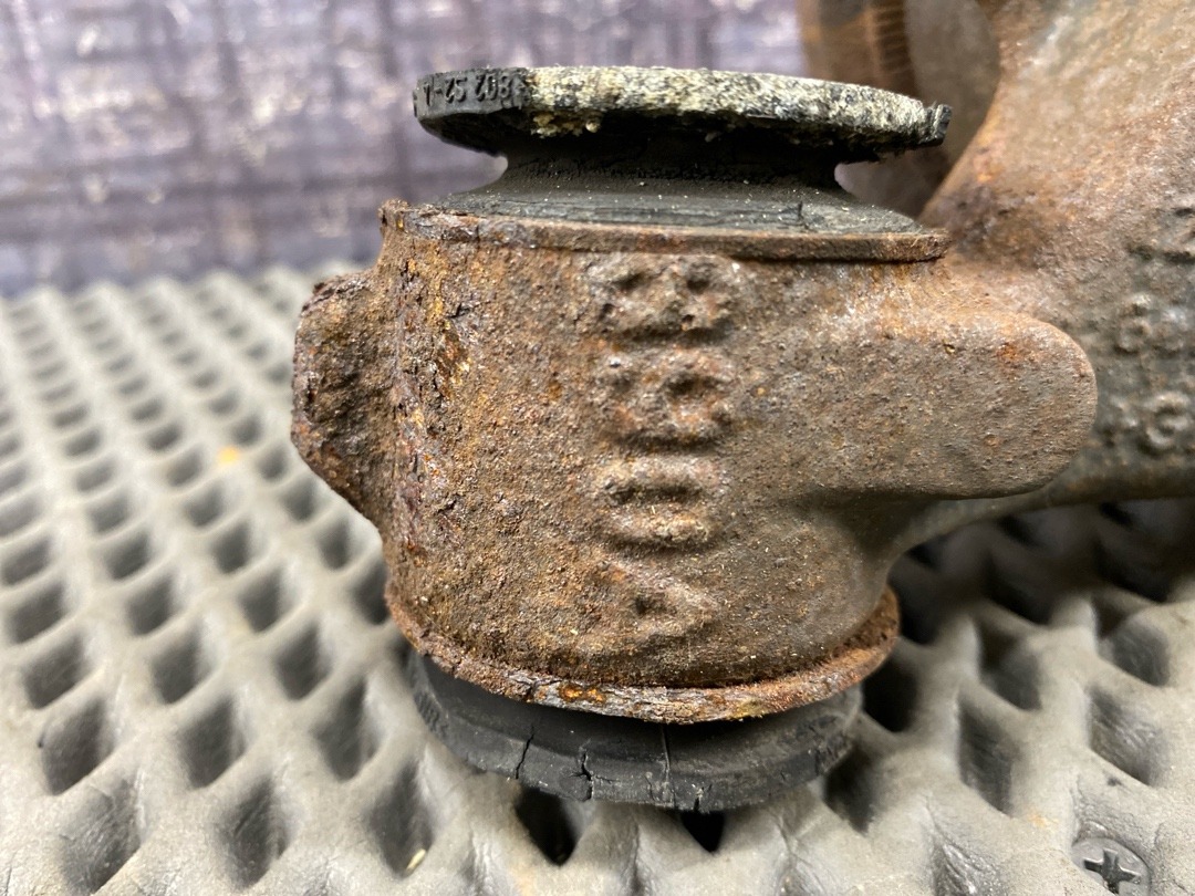 Поворотный кулак, 4330 рублей, Красноярск