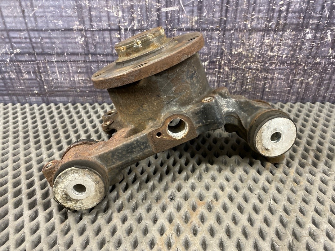 Поворотный кулак, 4330 рублей, Красноярск