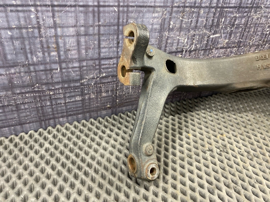 Поворотный кулак, 6260 рублей, Красноярск