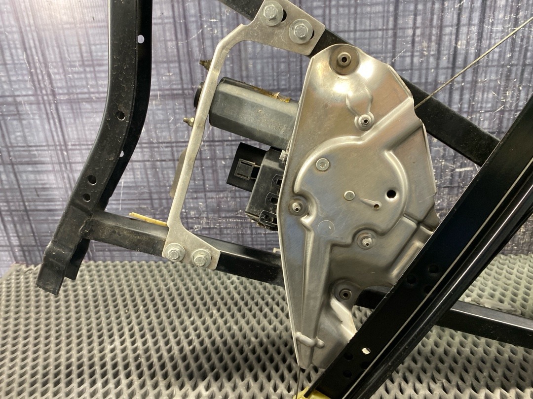 Стеклоподъемник, 1630 рублей, Красноярск