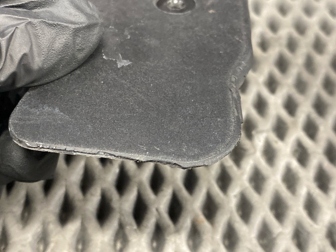 Пластик крышки багажника, 680 рублей, Красноярск