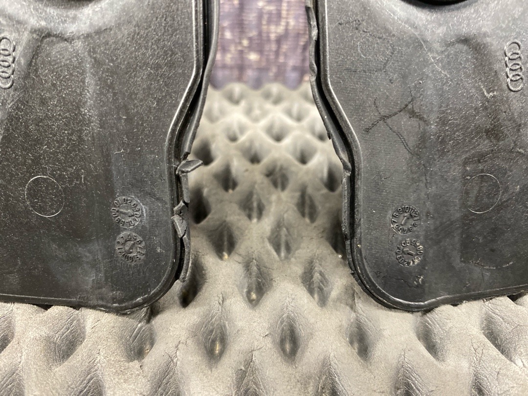 Пластик крышки багажника, 680 рублей, Красноярск