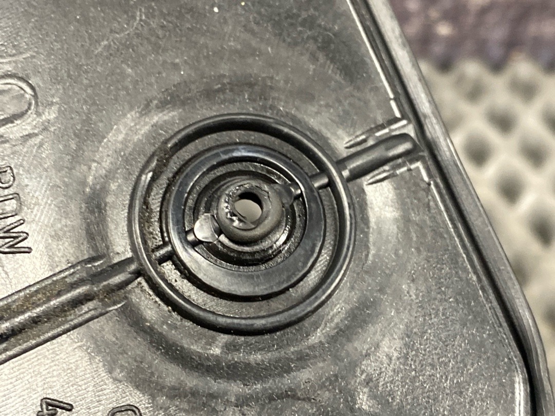 Пластик крышки багажника, 680 рублей, Красноярск