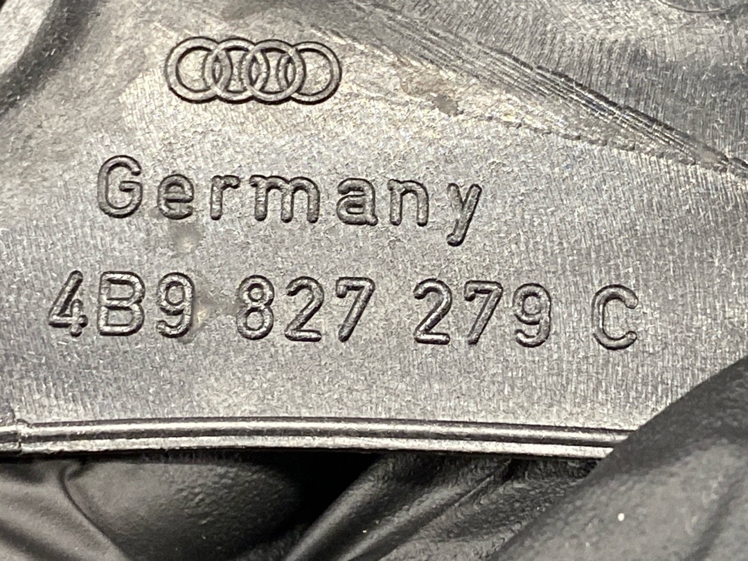 Пластик крышки багажника, 680 рублей, Красноярск