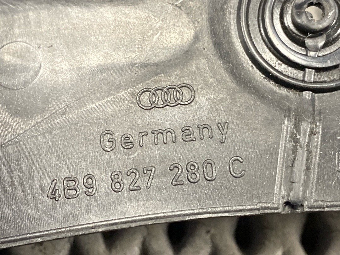 Пластик крышки багажника, 680 рублей, Красноярск