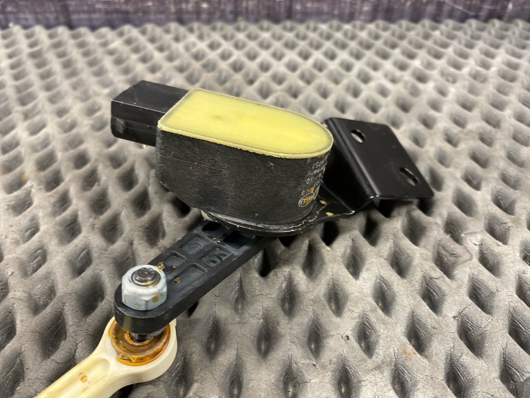 Датчик уровня подвески, 9640 рублей, Красноярск