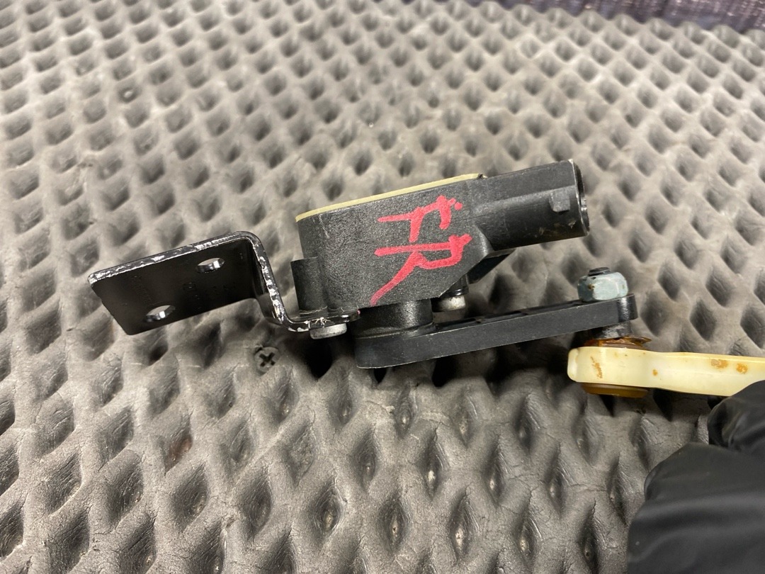 Датчик уровня подвески, 9640 рублей, Красноярск