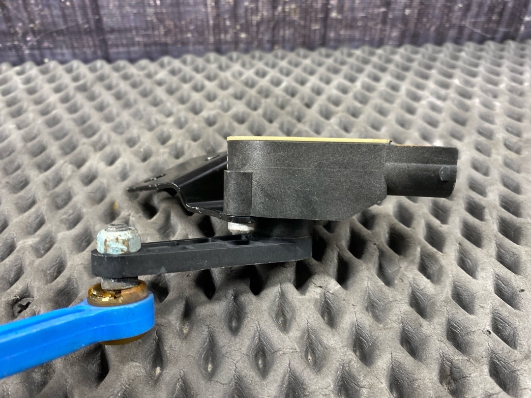 Датчик уровня подвески, 9640 рублей, Красноярск