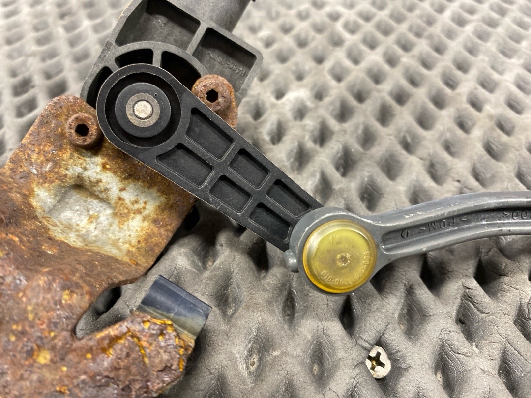 Датчик уровня подвески, 9640 рублей, Красноярск