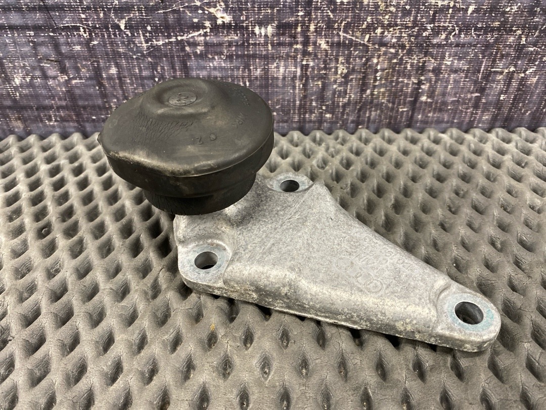 Кронштейн двигателя, 1610 рублей, Красноярск