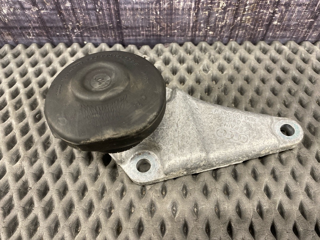 Кронштейн двигателя, 1610 рублей, Красноярск