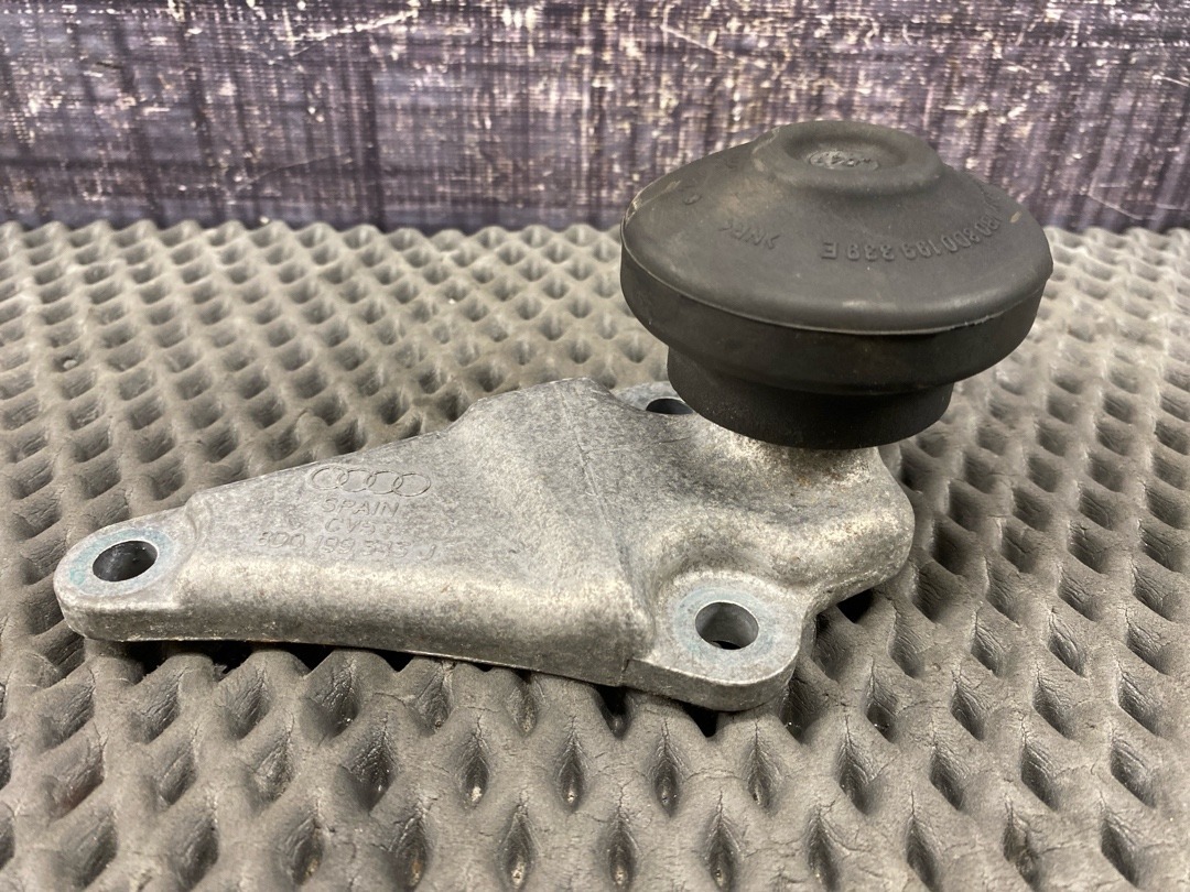 Кронштейн двигателя, 1610 рублей, Красноярск