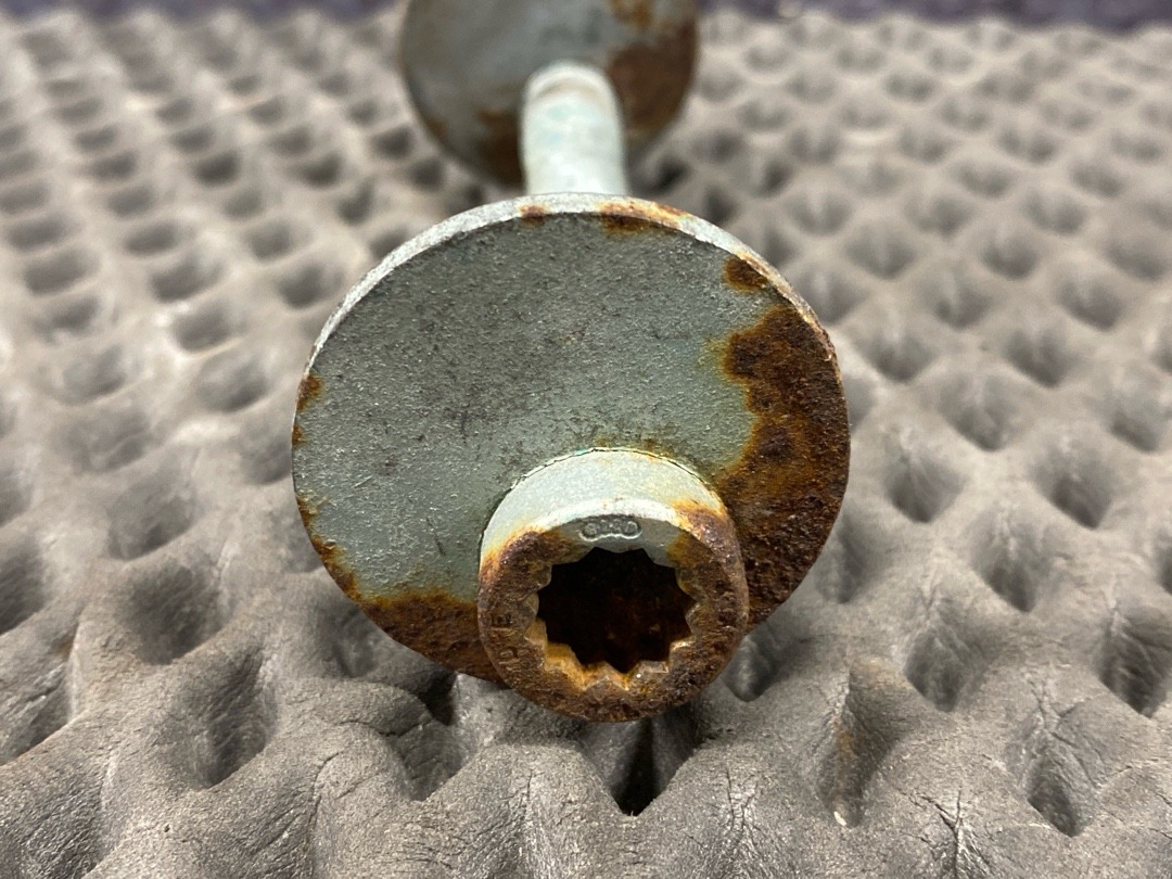 Болт развальный, 780 рублей, Красноярск