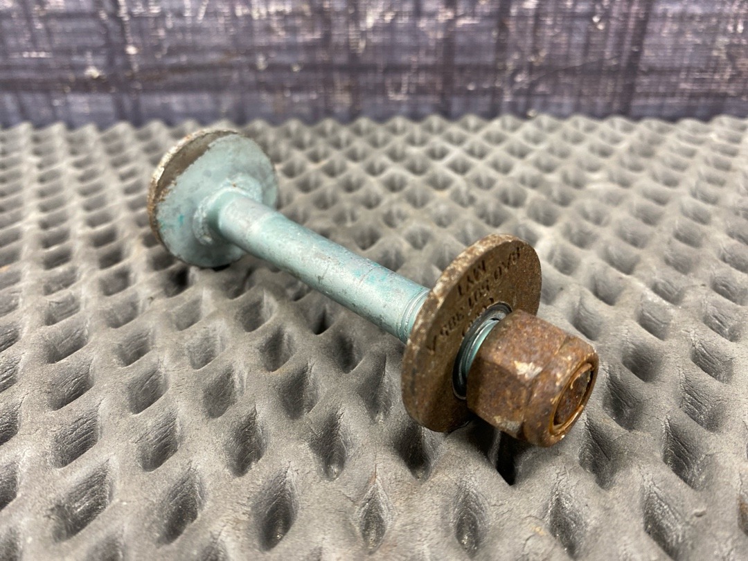 Болт развальный, 780 рублей, Красноярск