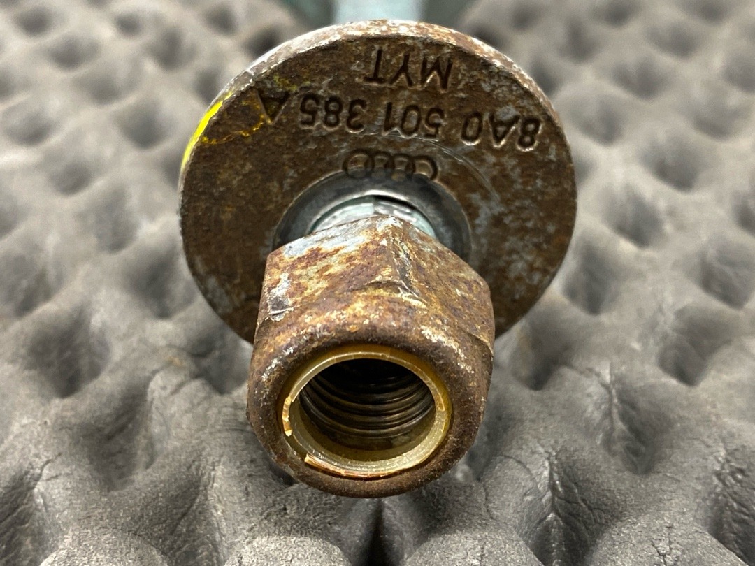 Болт развальный, 780 рублей, Красноярск