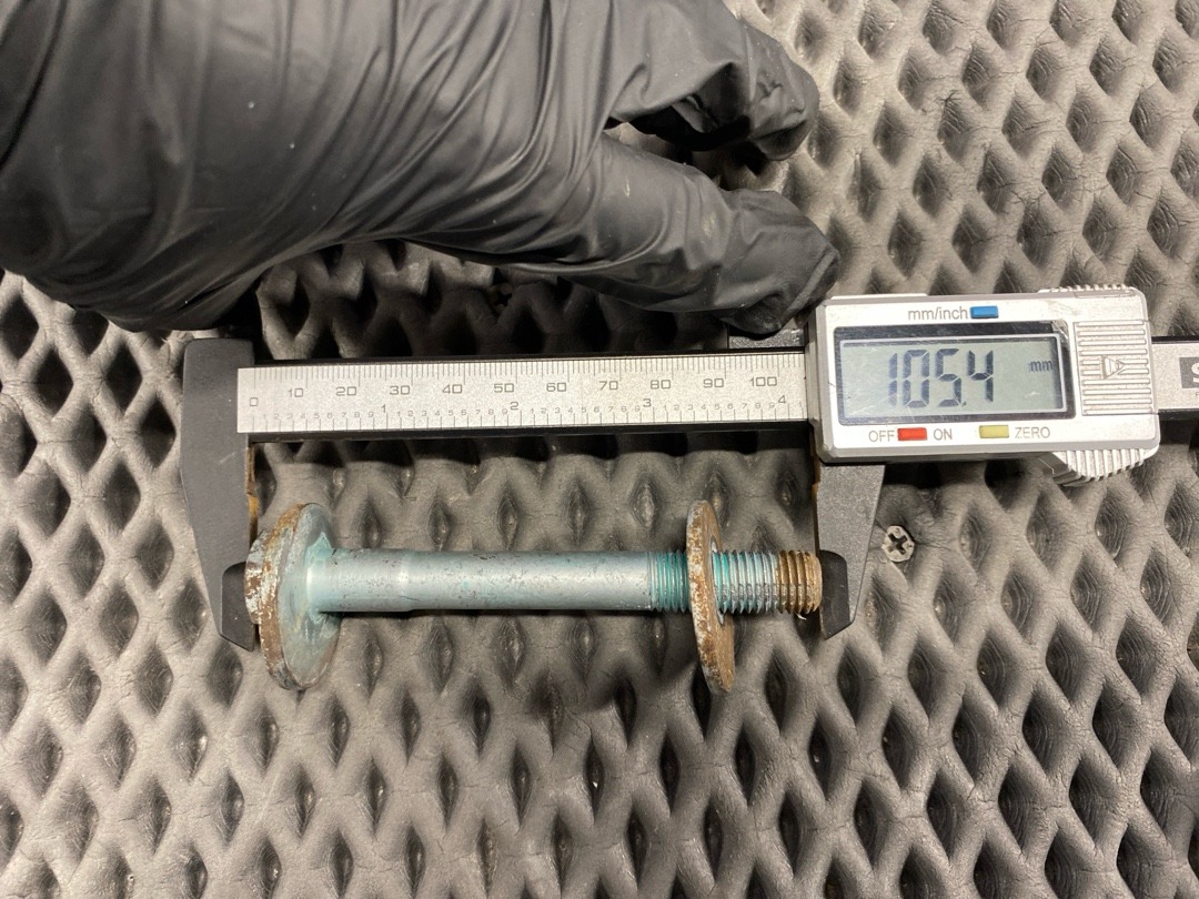 Болт развальный, 780 рублей, Красноярск