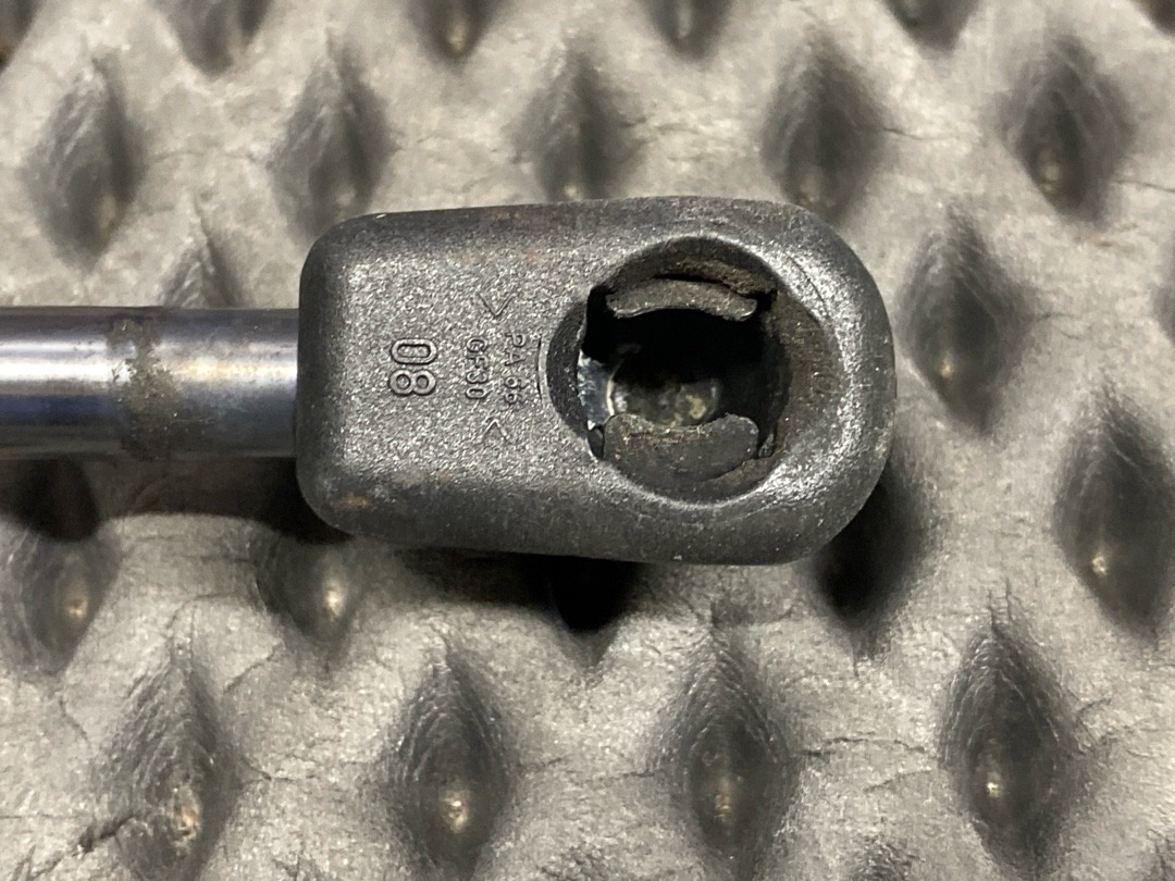 Амортизатор багажника, 870 рублей, Красноярск