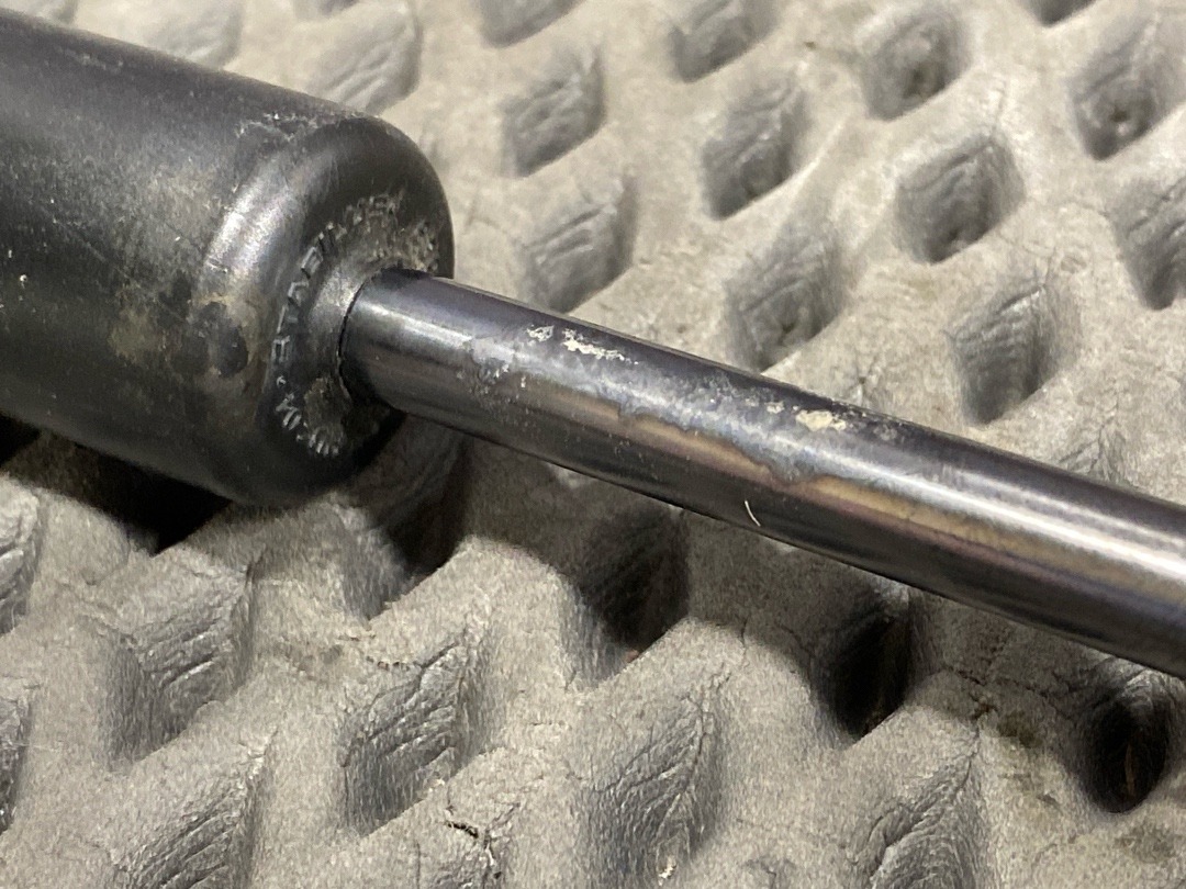 Амортизатор багажника, 870 рублей, Красноярск