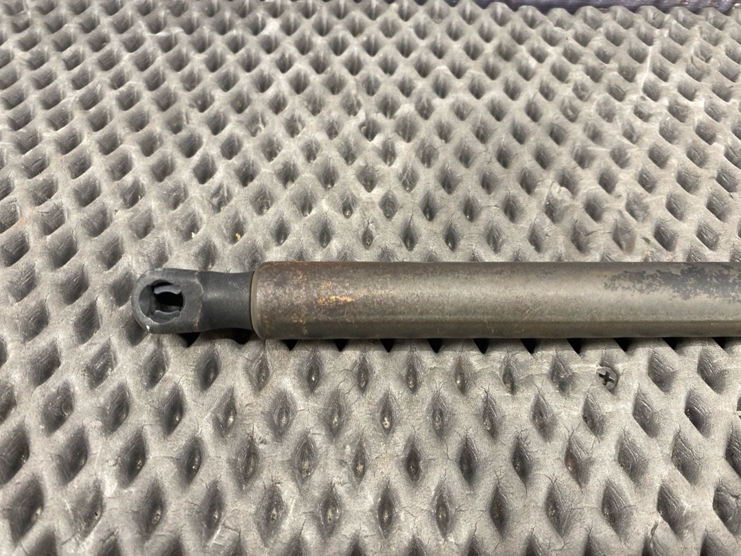 Амортизатор багажника, 870 рублей, Красноярск