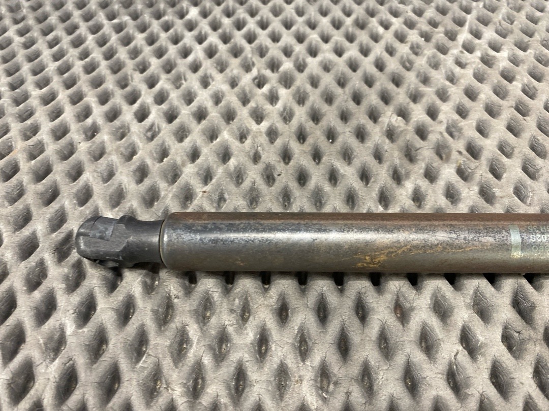 Амортизатор багажника, 870 рублей, Красноярск