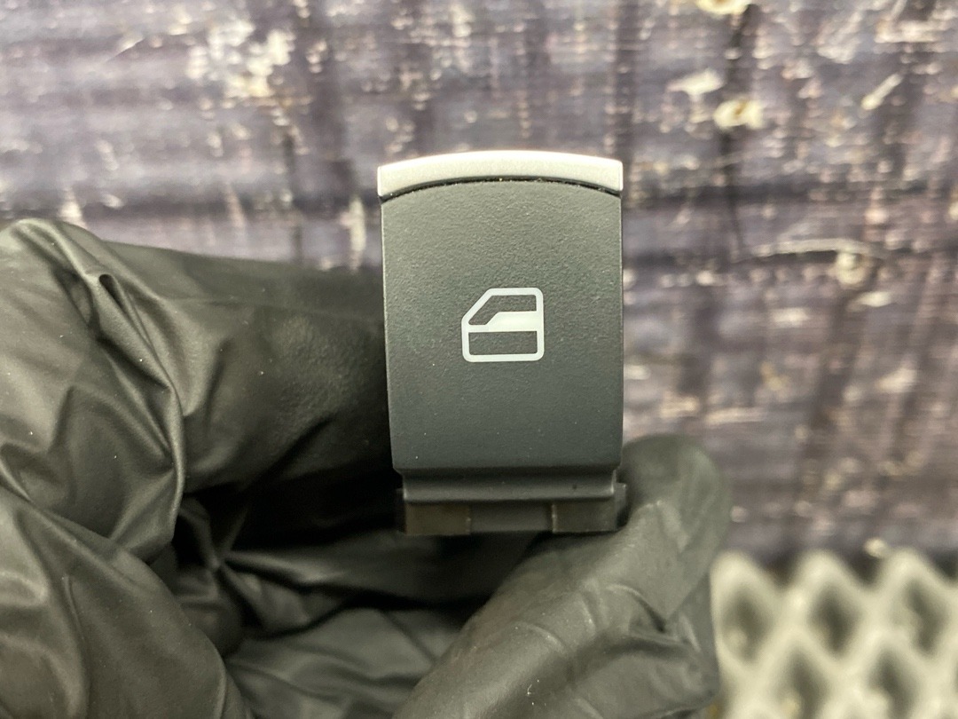 Кнопка стеклоподъемника, 620 рублей, Красноярск