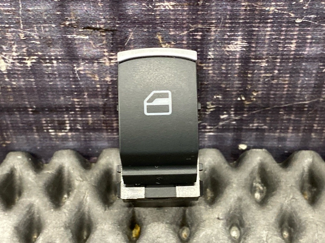 Кнопка стеклоподъемника, 620 рублей, Красноярск