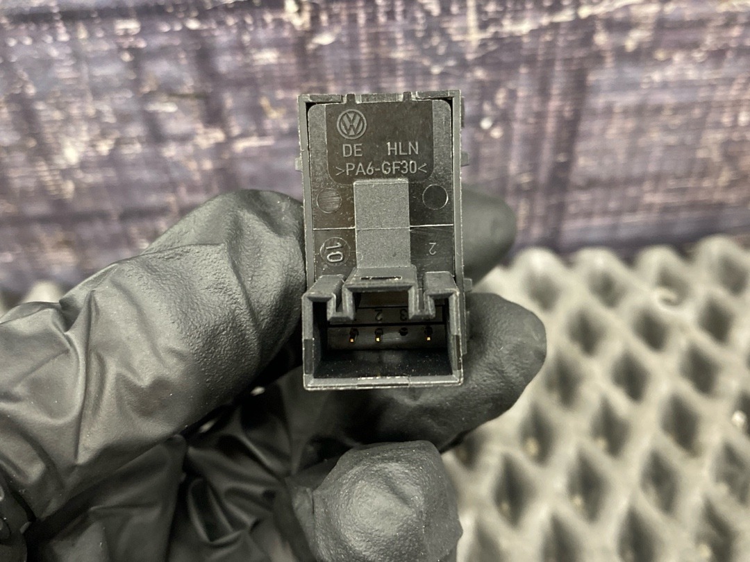 Кнопка стеклоподъемника, 620 рублей, Красноярск