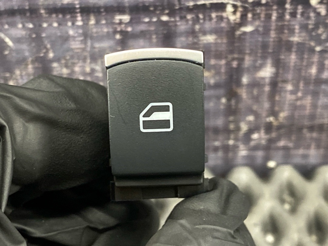 Кнопка стеклоподъемника, 620 рублей, Красноярск