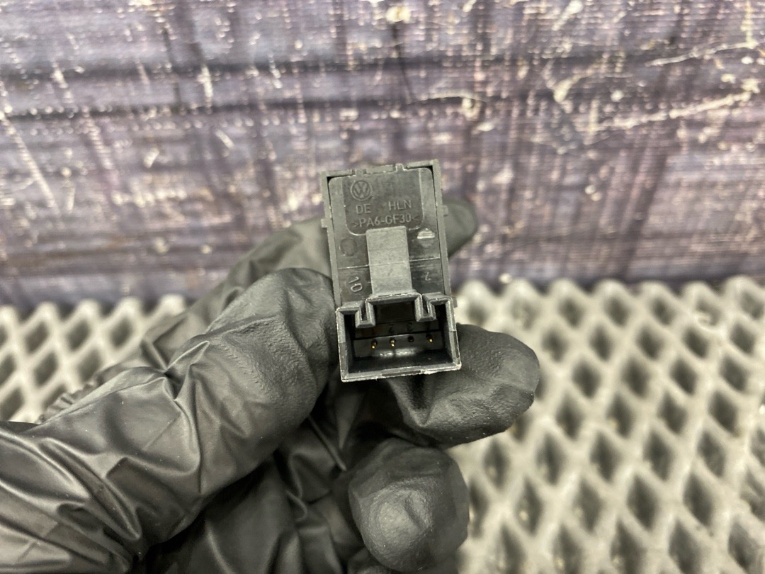 Кнопка стеклоподъемника, 620 рублей, Красноярск