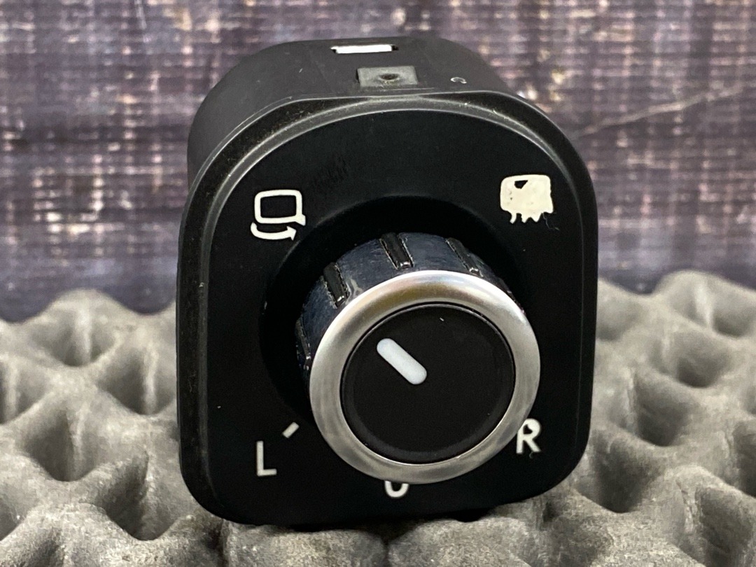 Кнопка регулировки зеркал, 2020 рублей, Красноярск