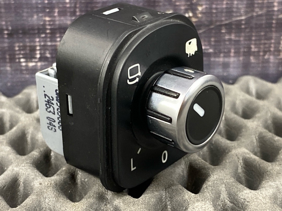 Кнопка регулировки зеркал, 2020 рублей, Красноярск