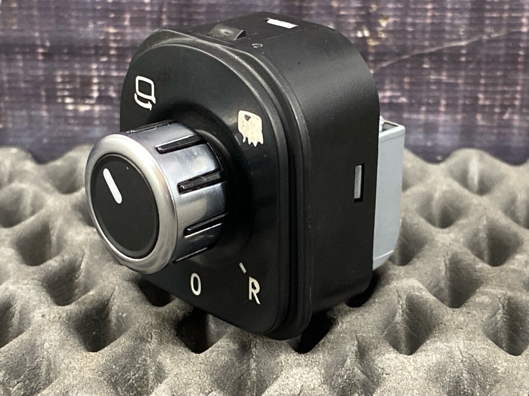 Кнопка регулировки зеркал, 2020 рублей, Красноярск