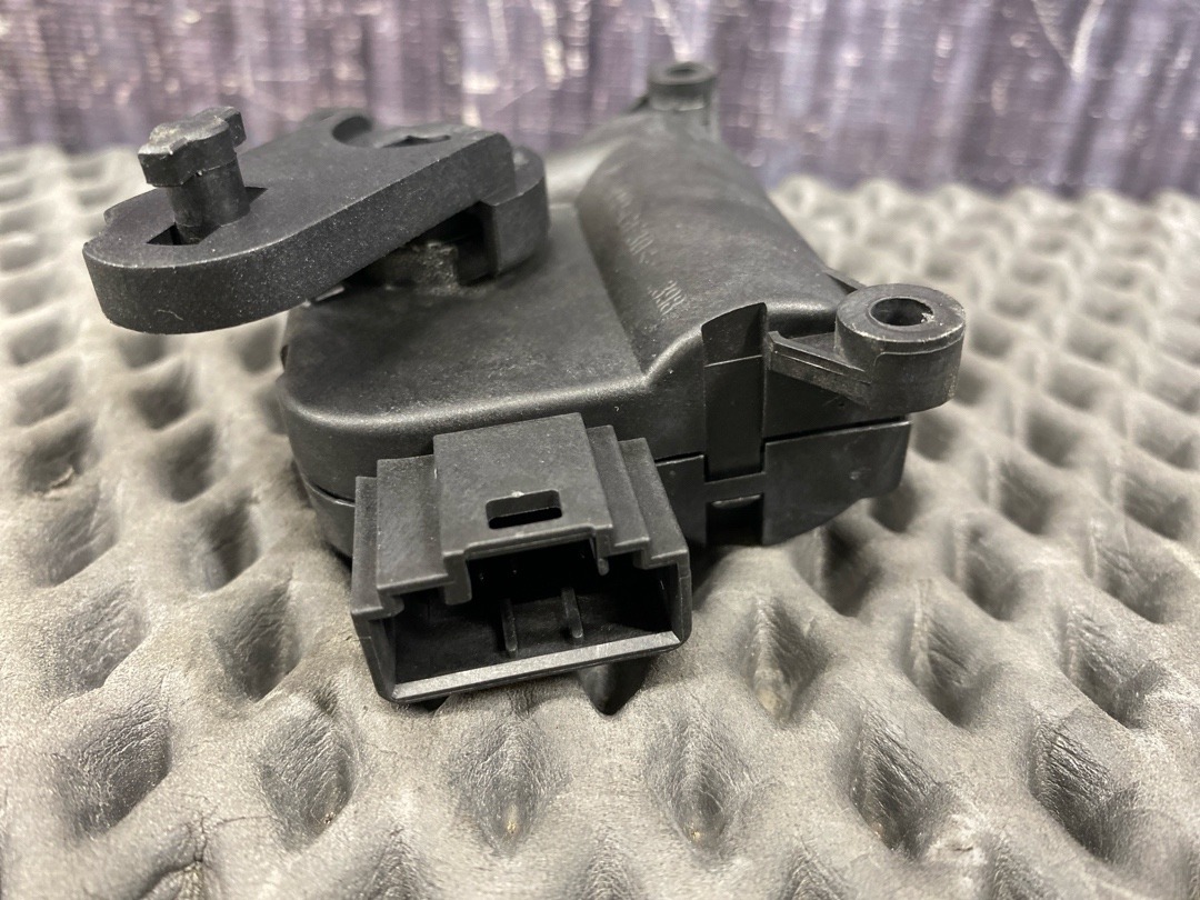 Мотор заслонки печки, 1470 рублей, Красноярск