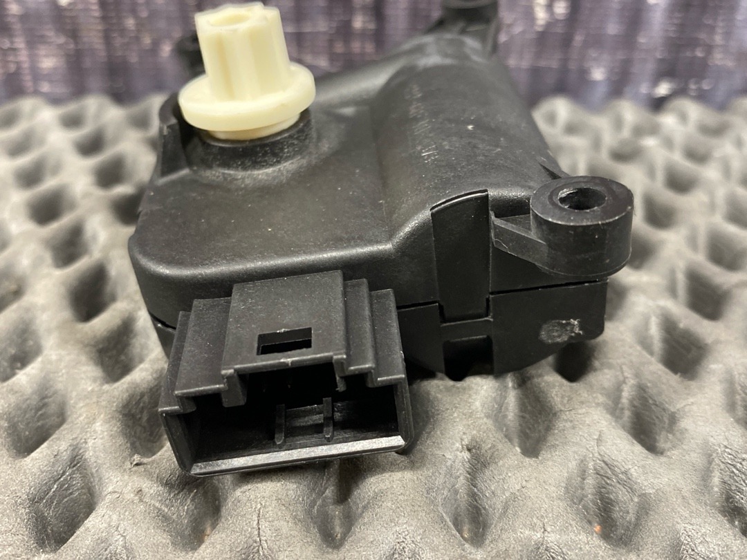 Мотор заслонки печки, 1470 рублей, Красноярск