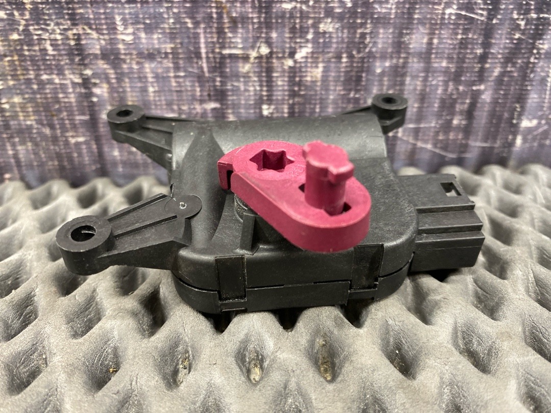 Мотор заслонки печки, 1470 рублей, Красноярск