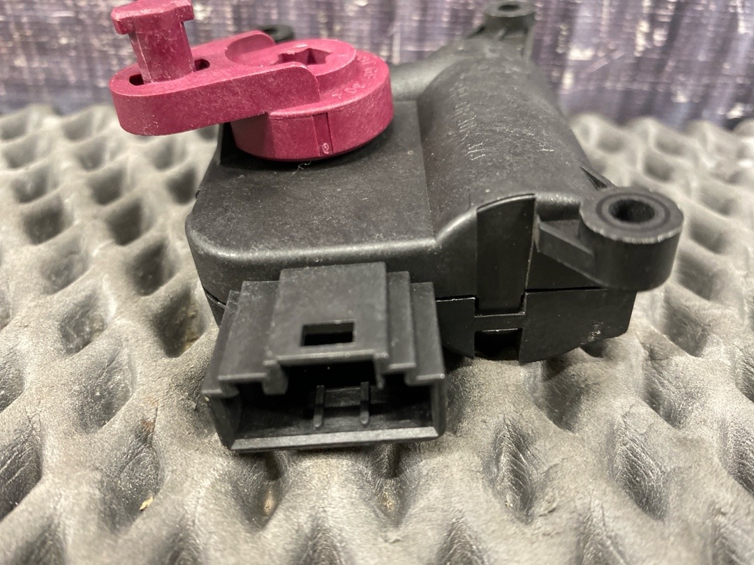 Мотор заслонки печки, 1470 рублей, Красноярск