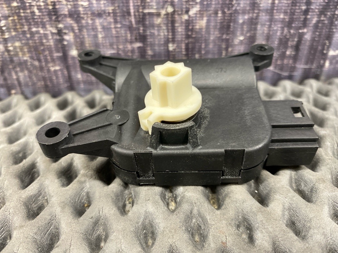 Мотор заслонки печки, 1470 рублей, Красноярск