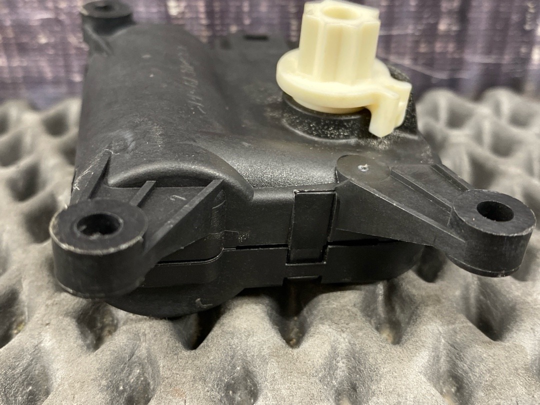 Мотор заслонки печки, 1470 рублей, Красноярск