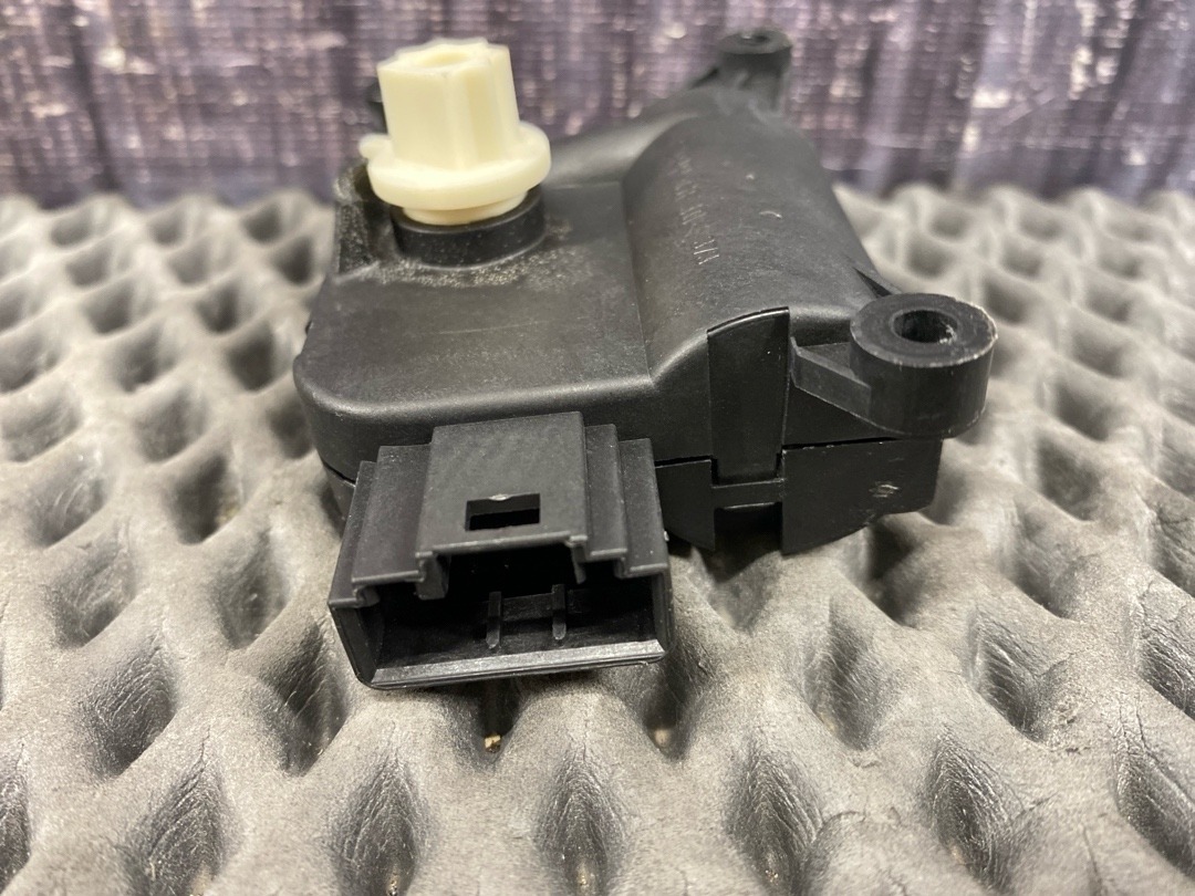 Мотор заслонки печки, 1470 рублей, Красноярск