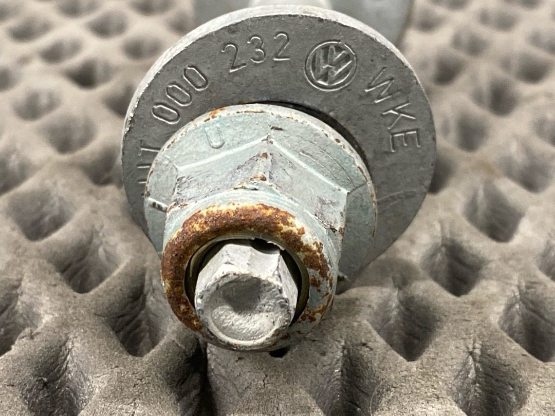 Болт развальный, 710 рублей, Красноярск