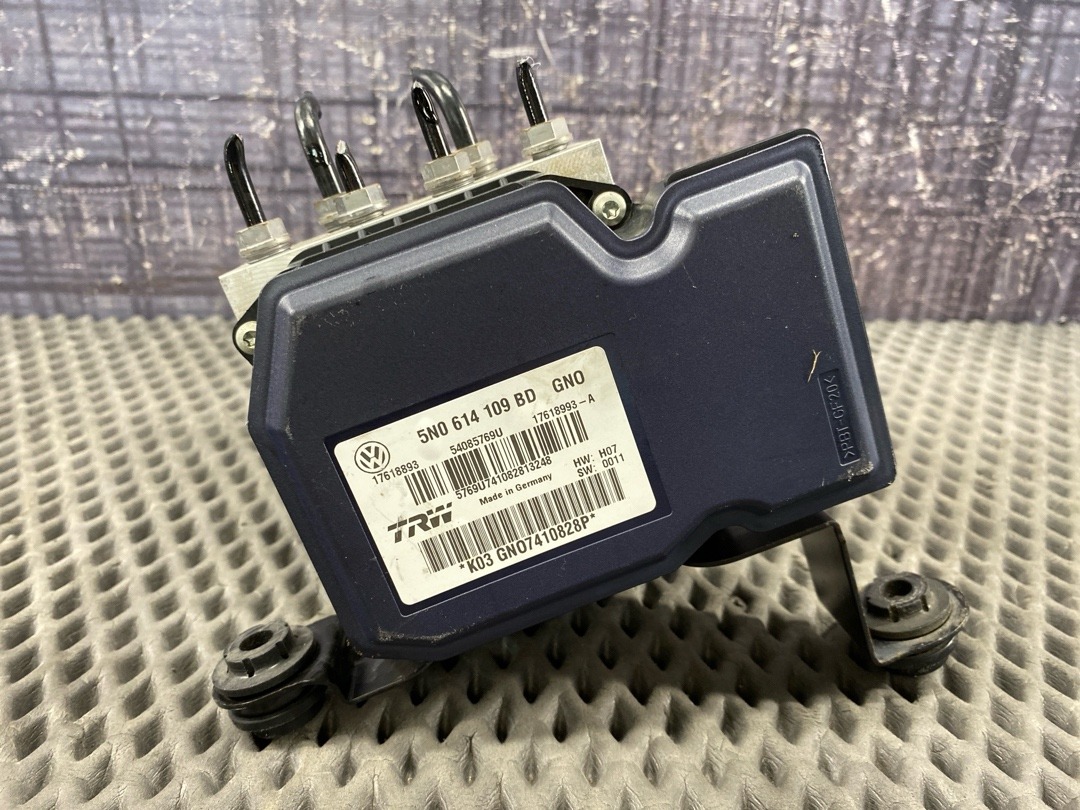 Блок ABS, 4910 рублей, Красноярск