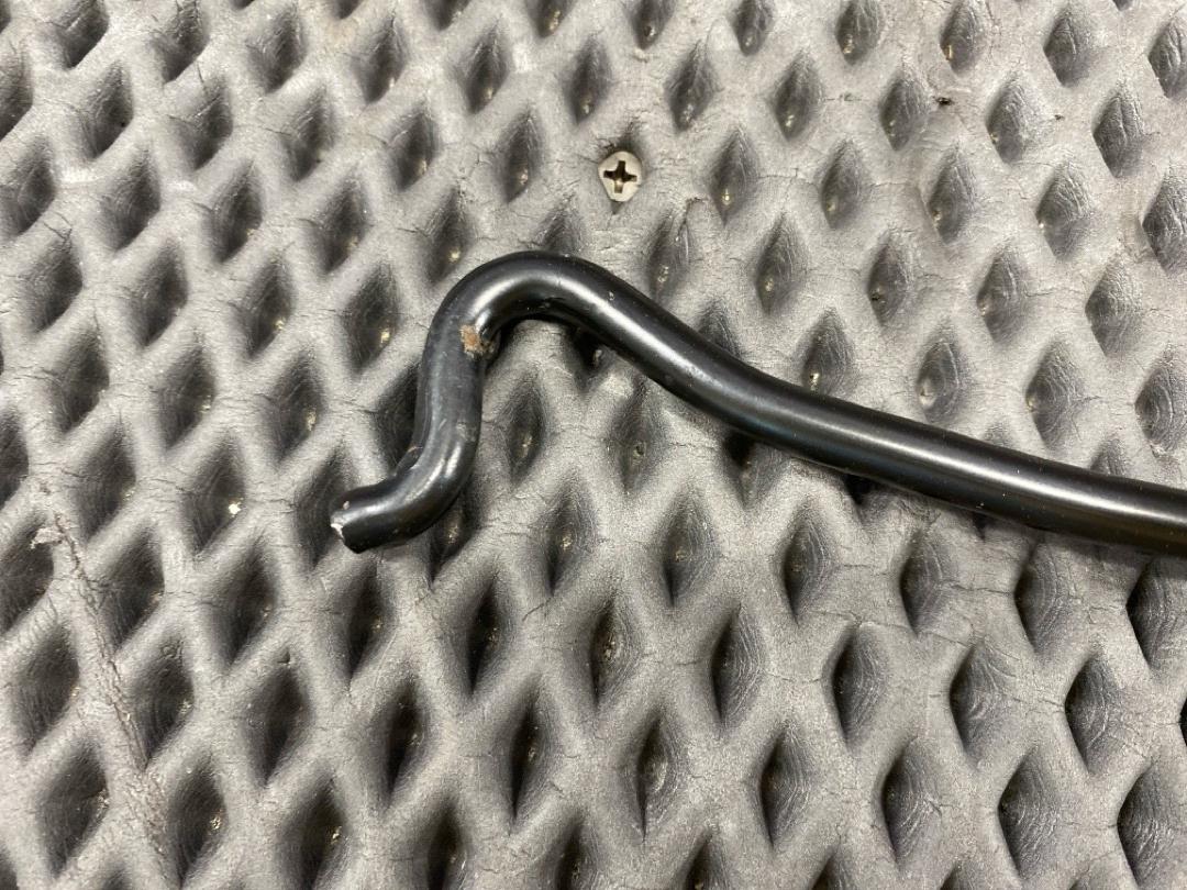 Упор капота, 870 рублей, Красноярск