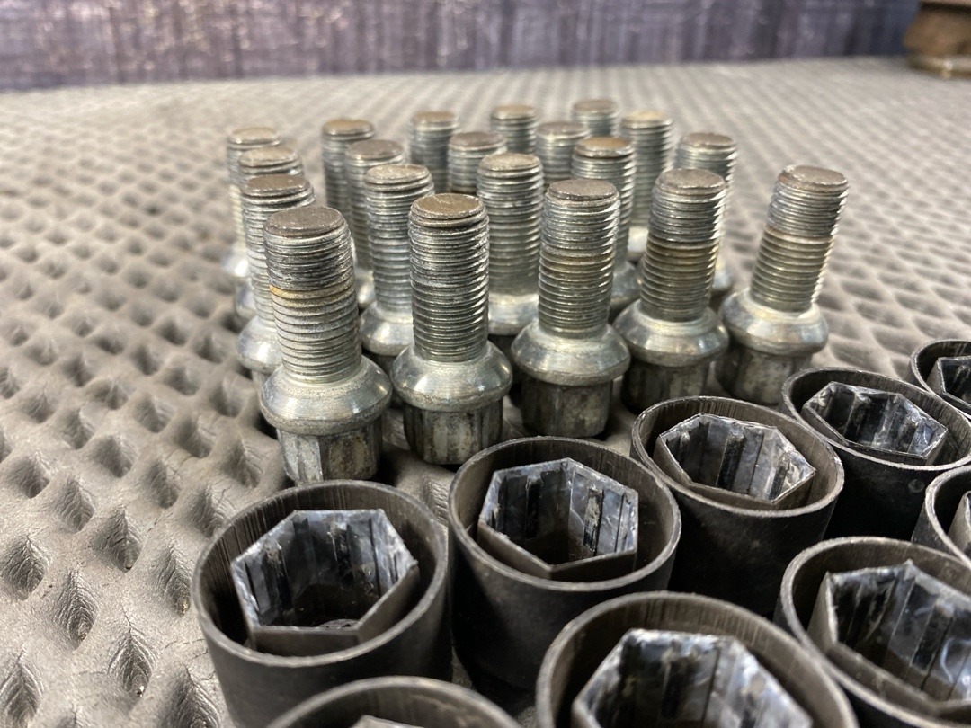 Комплект колесных болтов, 2780 рублей, Красноярск